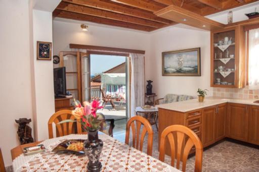 Fernanda'S Traditional 2 Floor House Villa Poros  Exterior photo