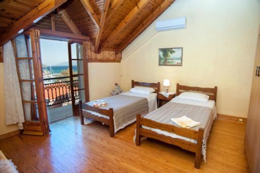 Fernanda'S Traditional 2 Floor House Villa Poros  Exterior photo