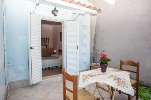 Fernanda'S Traditional 2 Floor House Villa Poros  Exterior photo