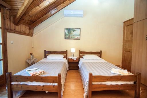 Fernanda'S Traditional 2 Floor House Villa Poros  Exterior photo
